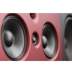 REFERENCE ULTIME THREE - Red Detail
