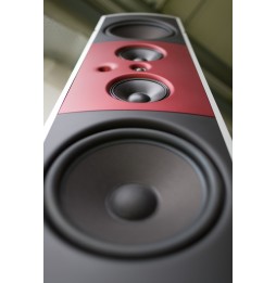 REFERENCE ULTIME THREE - Red Detail