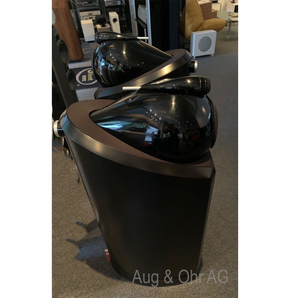Bowers & Wilkins 802 Nautilus