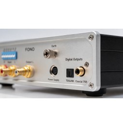 Lindemann WOODNOTE FONO  -  Toslink und Koax geben die Platte mit 24 Bit und 96 kHz aus.
